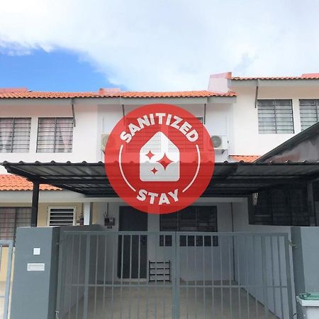 Oyo 90493 Jl Homestay Segamat Ngoại thất bức ảnh